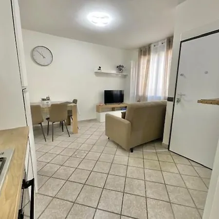 Apartment Sweet Aurora *