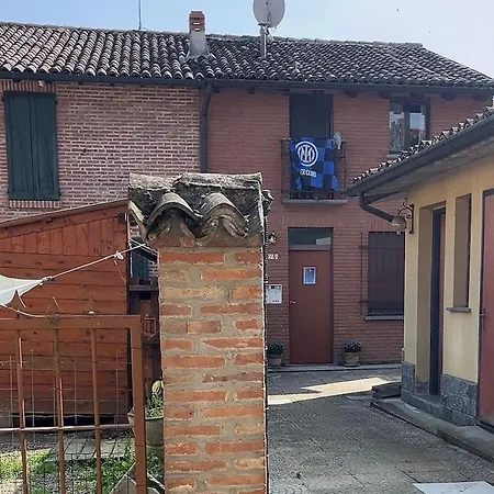 Sweet Aurora Apartment Trivolzio